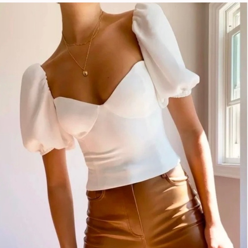 Aritzia Wilfred Novella top